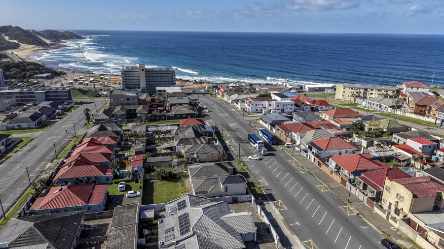 6 Bedroom Property for Sale in Quigney Eastern Cape